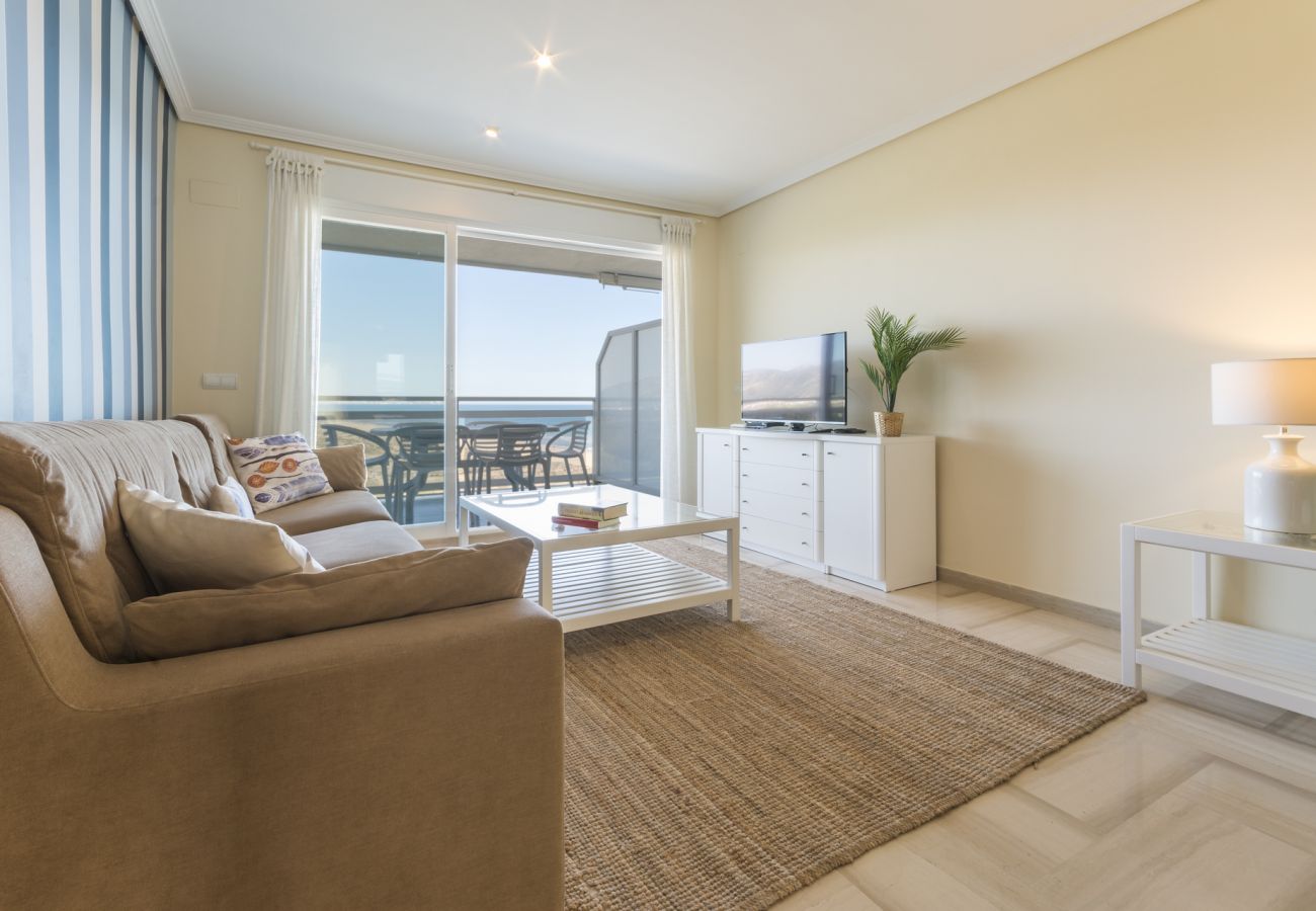 Apartamento en Playa de Gandía - Fabuloso apartamento de playa para unas excelentes vacaciones. Increíbles vistas al mar!-ALQUILER SOLO FAMILIAS