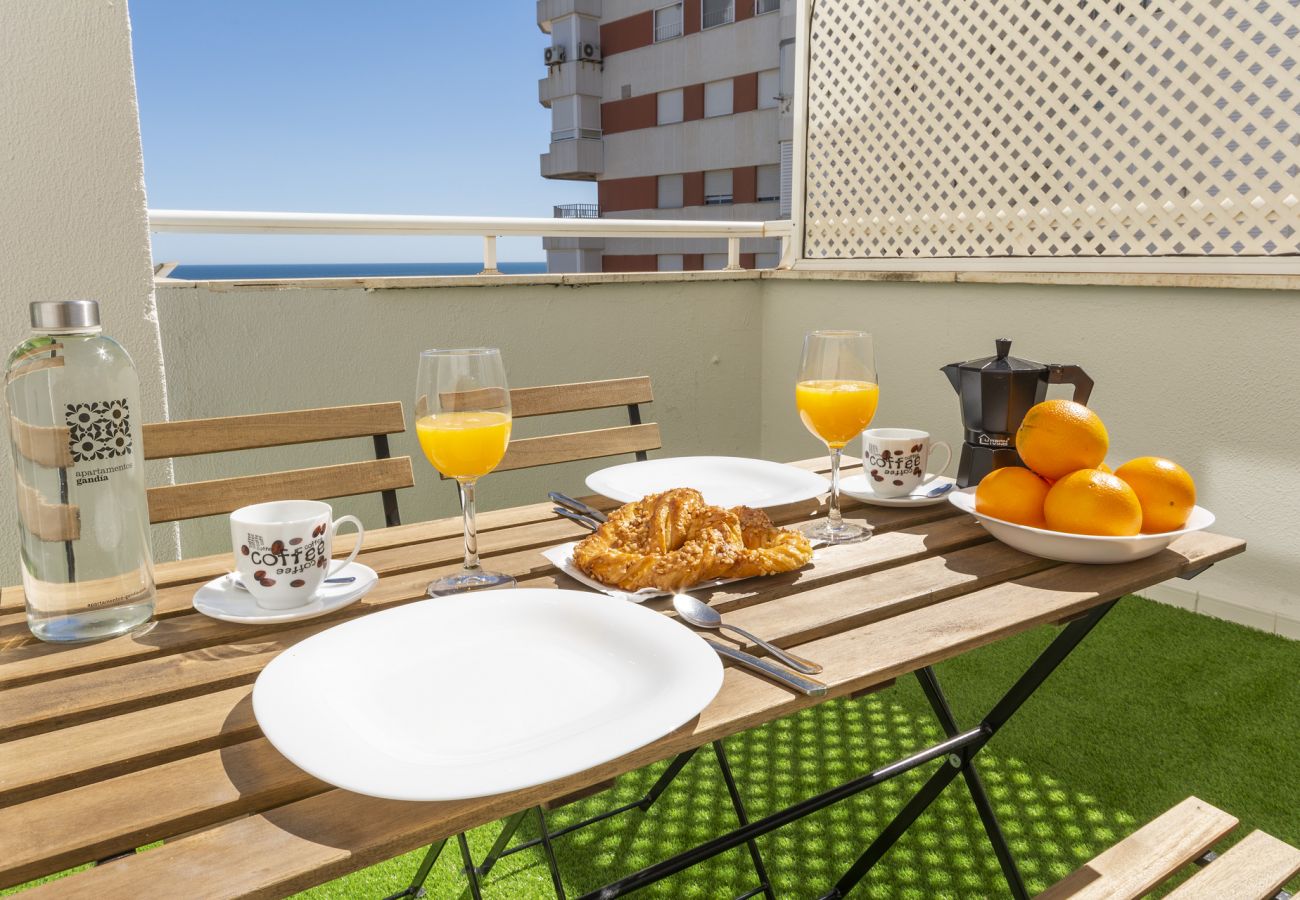 Apartamento en Playa de Gandía - Fabuloso apartamento de playa para unas excelentes vacaciones. Increíbles vistas al mar!-ALQUILER SOLO FAMILIAS