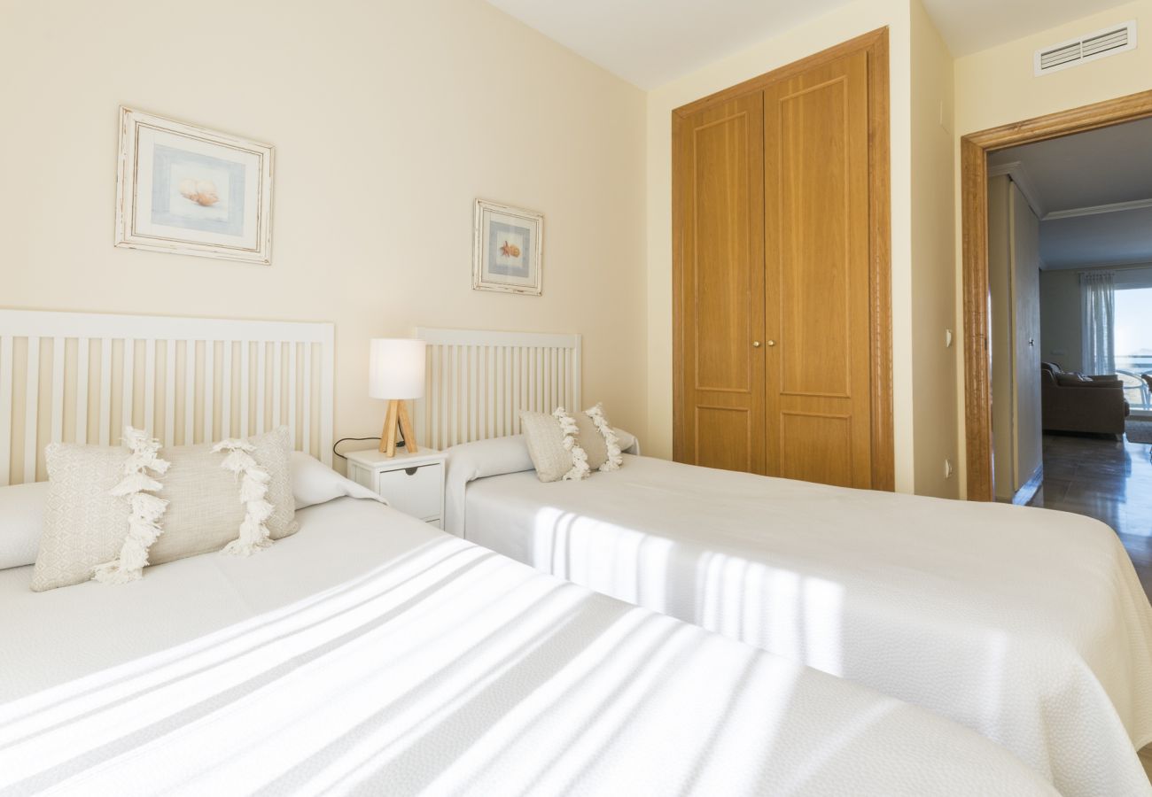 Apartamento en Playa de Gandía - Fabuloso apartamento de playa para unas excelentes vacaciones. Increíbles vistas al mar!-ALQUILER SOLO FAMILIAS