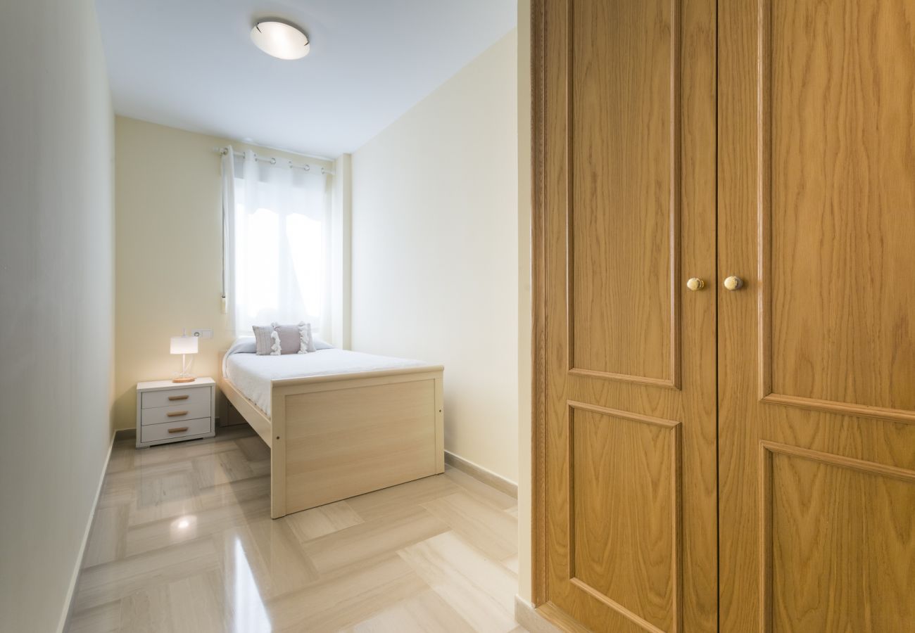 Apartamento en Playa de Gandía - Fabuloso apartamento de playa para unas excelentes vacaciones. Increíbles vistas al mar!-ALQUILER SOLO FAMILIAS