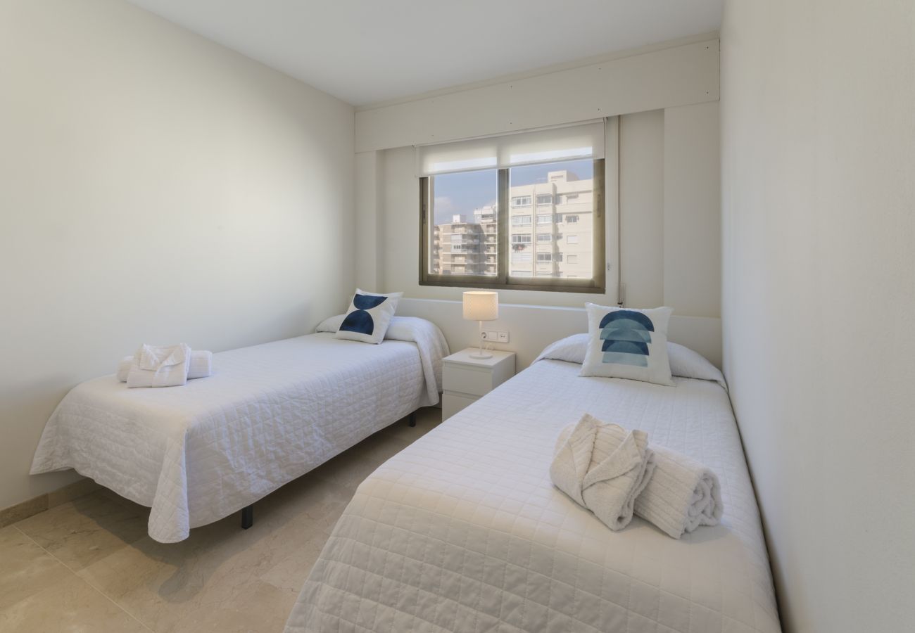 Apartamento en Playa de Gandía - Apartamento con increíbles vistas al mar / piscina -ALQUILER SOLO FAMILIAS