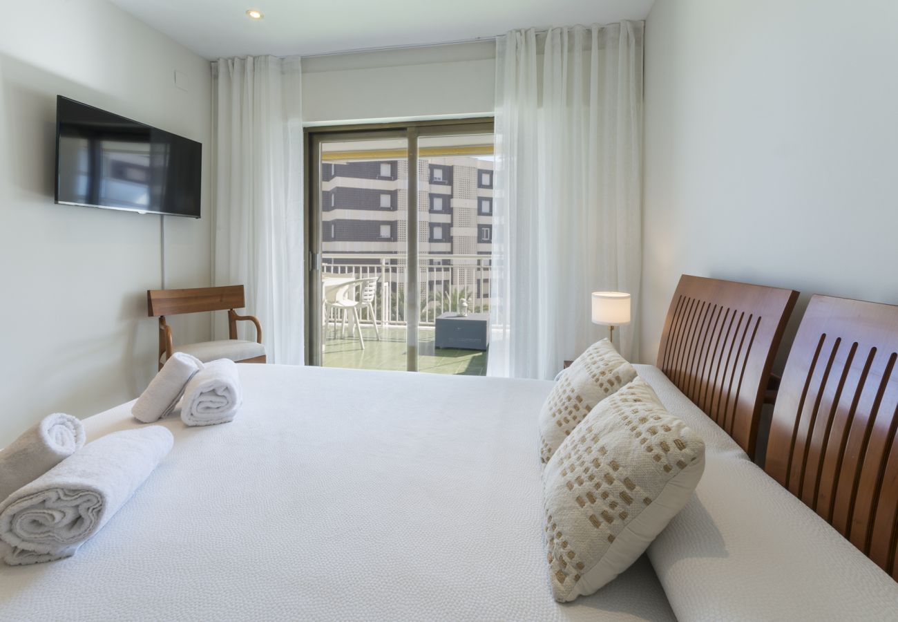 Apartamento en Playa de Gandía - Apartamento con increíbles vistas al mar / piscina -ALQUILER SOLO FAMILIAS