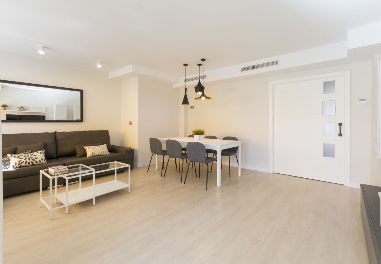 Apartamento en Playa de Gandía - Increíbles vistas al mar / piscina -ALQUILER SOLO FAMILIAS