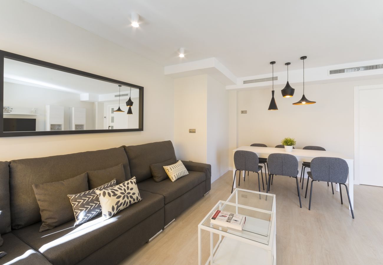 Apartamento en Playa de Gandía - Increíbles vistas al mar / piscina -ALQUILER SOLO FAMILIAS