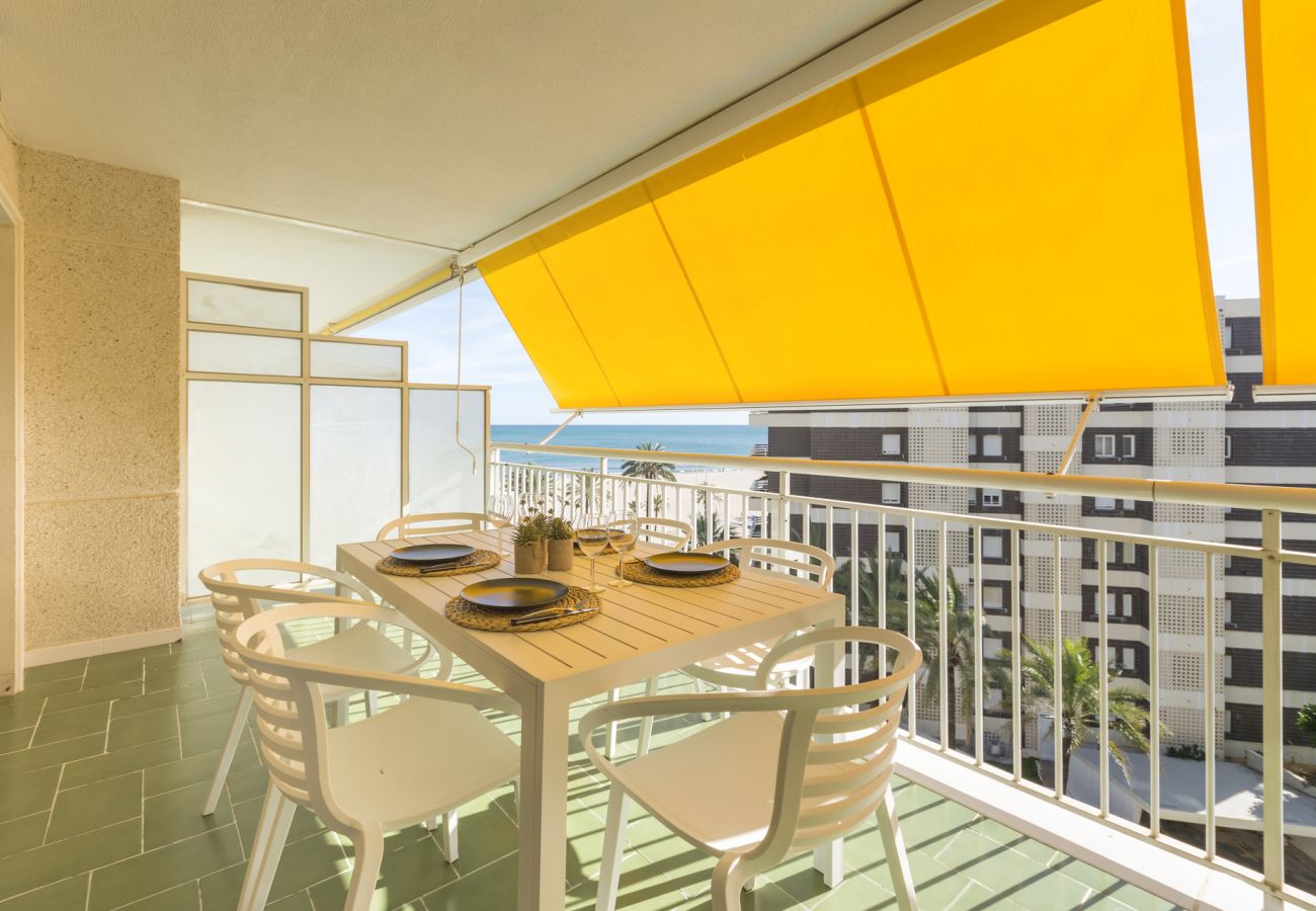 Apartamento en Playa de Gandía - Increíbles vistas al mar / piscina -ALQUILER SOLO FAMILIAS