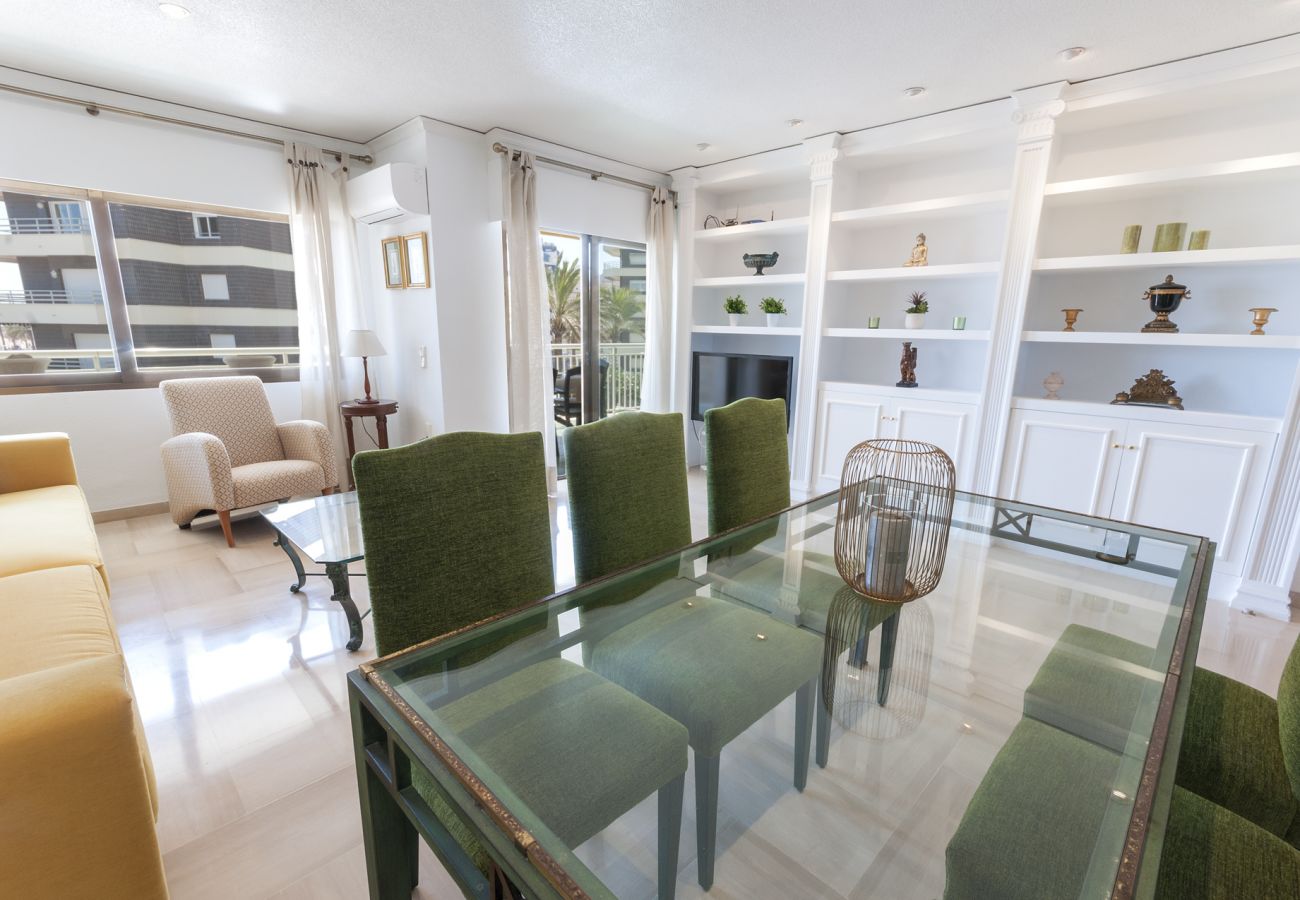 Apartamento en Playa de Gandía - Elegante Apartamento a pie de Playa. SOLO FAMILIAS