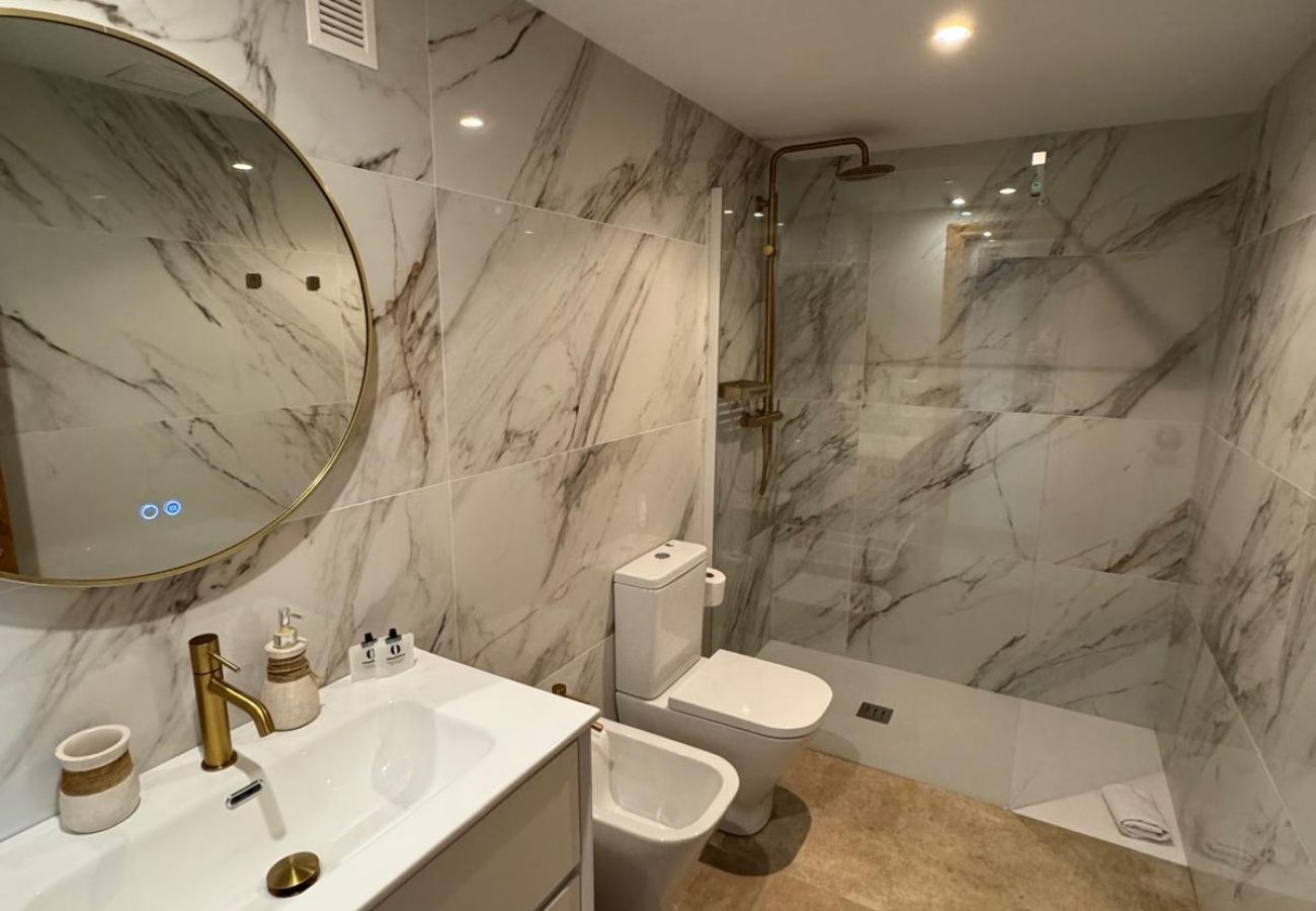 Apartamento en Playa de Gandía - Elegante Apartamento a pie de Playa. SOLO FAMILIAS