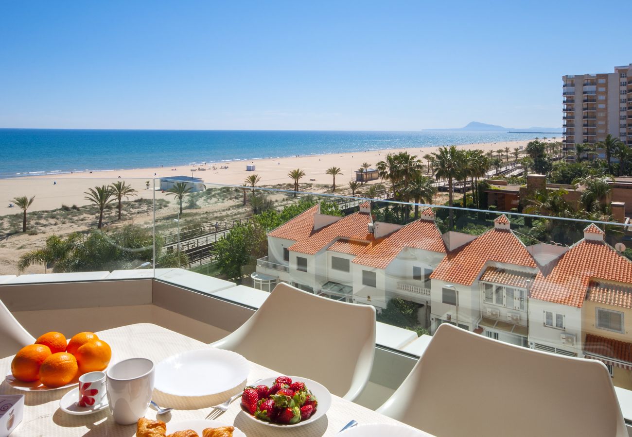 Apartamento en Playa de Gandía - Escapada familiar a la playa! Lujoso retiro frente al mar.-ALQUILER SOLO FAMILIAS