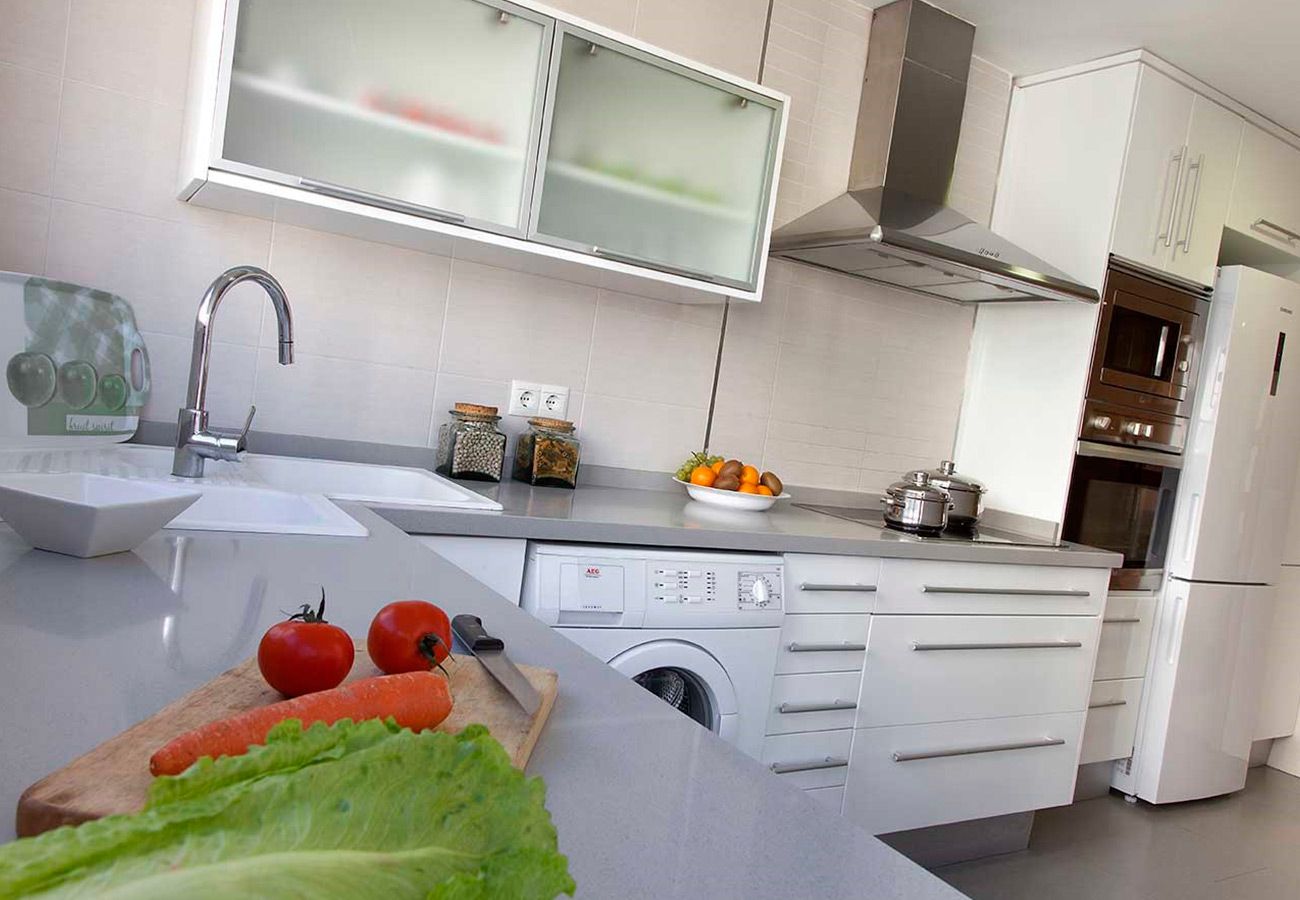 Apartamento en Playa de Gandía - Escapada familiar a la playa! Lujoso retiro frente al mar.-ALQUILER SOLO FAMILIAS