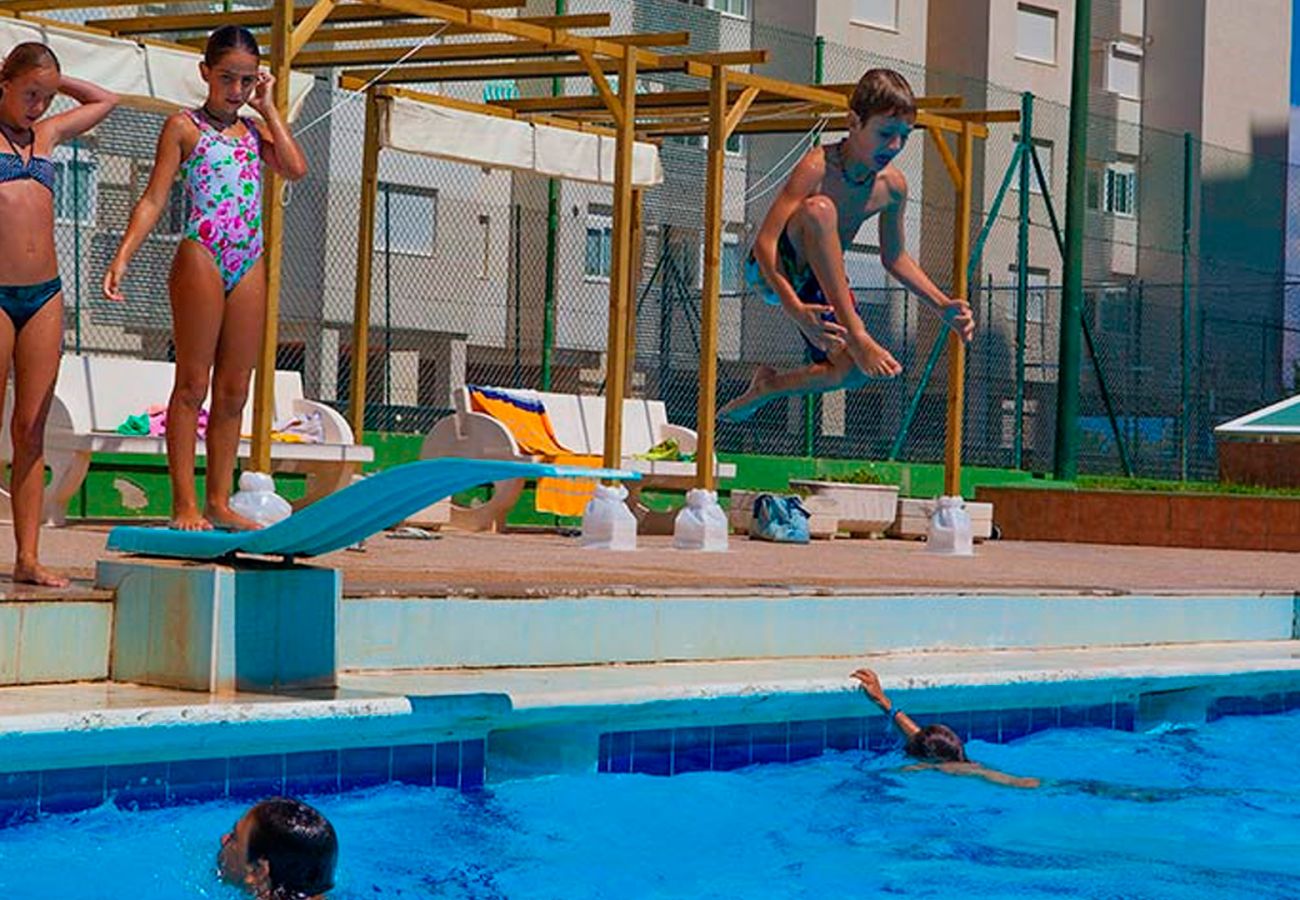 Apartamento en Playa de Gandía - Escapada familiar a la playa! Lujoso retiro frente al mar.-ALQUILER SOLO FAMILIAS