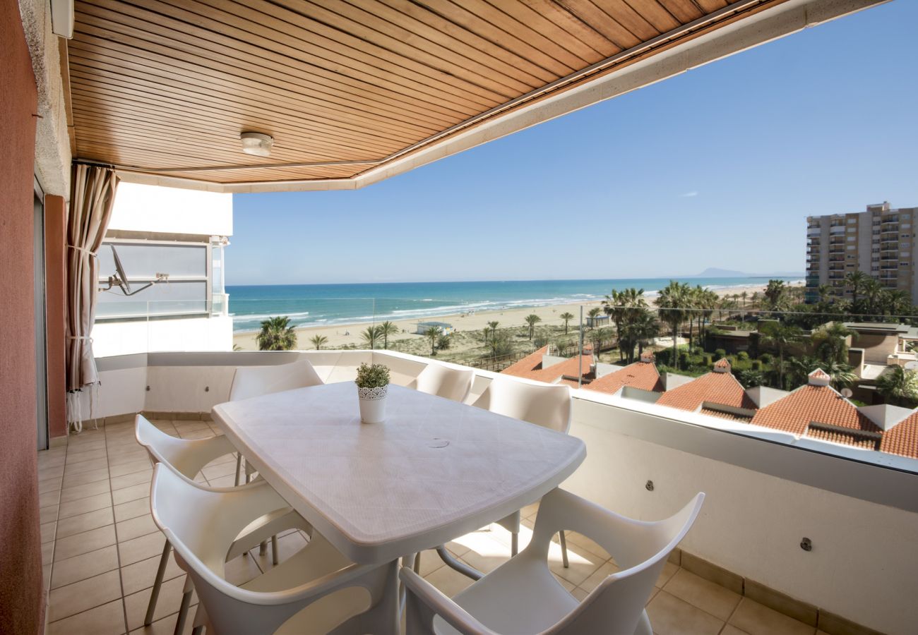 Apartamento en Playa de Gandía - Escapada familiar a la playa! Lujoso retiro frente al mar.-ALQUILER SOLO FAMILIAS