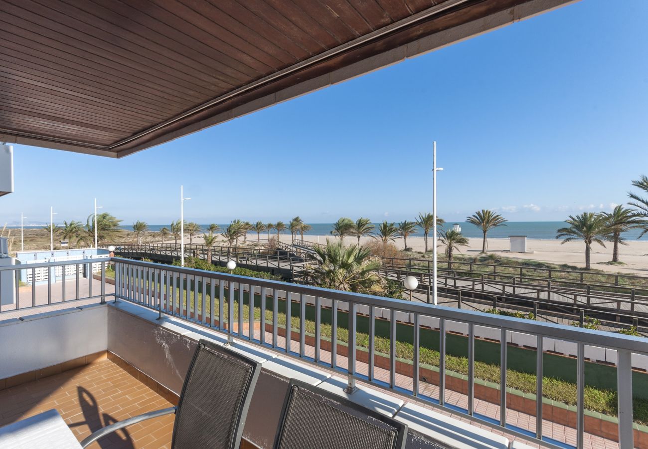 Apartamento en Playa de Gandía - Fabuloso apartamento de playa para unas excelentes vacaciones. Vistas al mar.-ALQUILER SOLO FAMILIAS