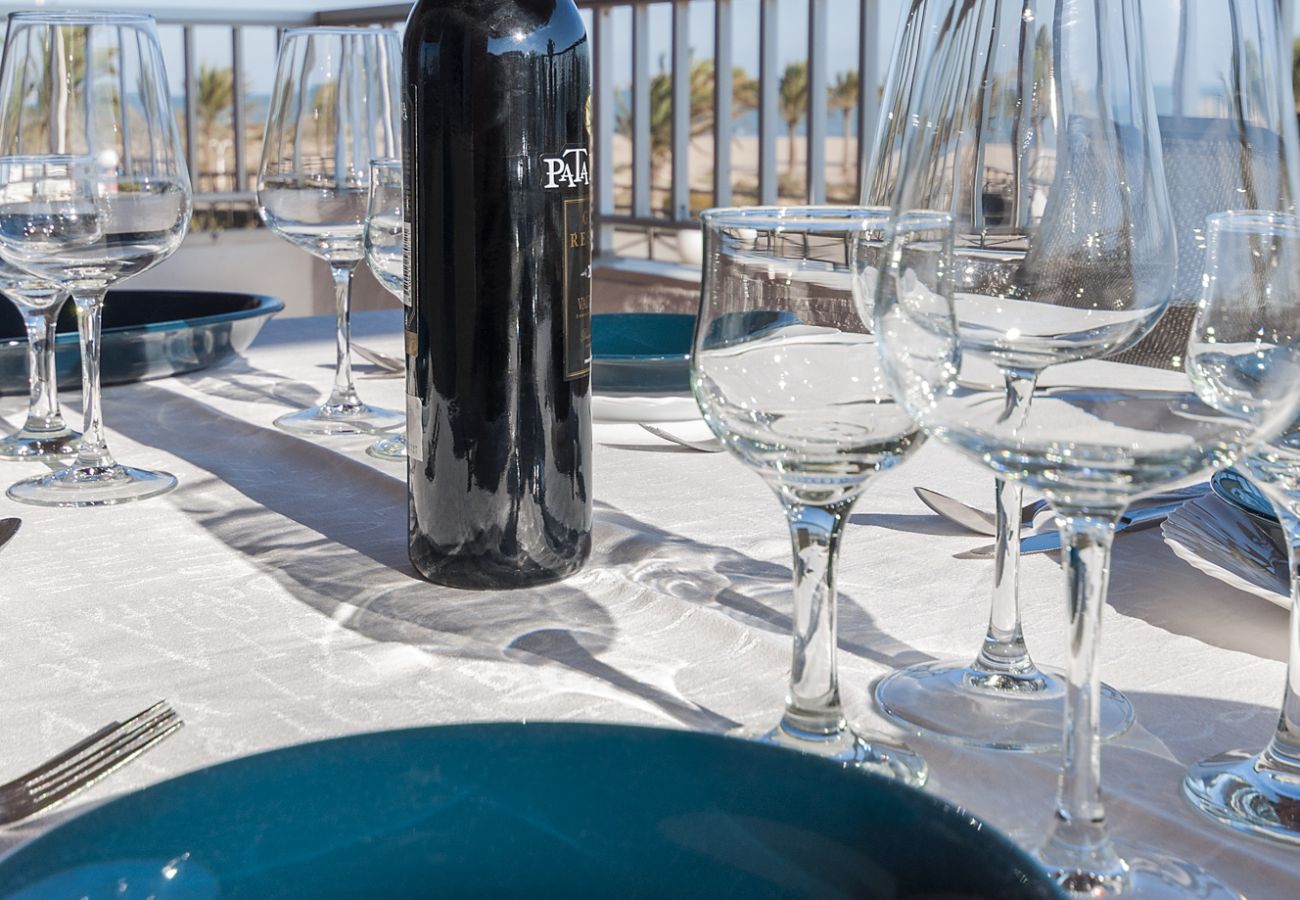 Apartamento en Playa de Gandía - Fabuloso apartamento de playa para unas excelentes vacaciones. Vistas al mar.-ALQUILER SOLO FAMILIAS