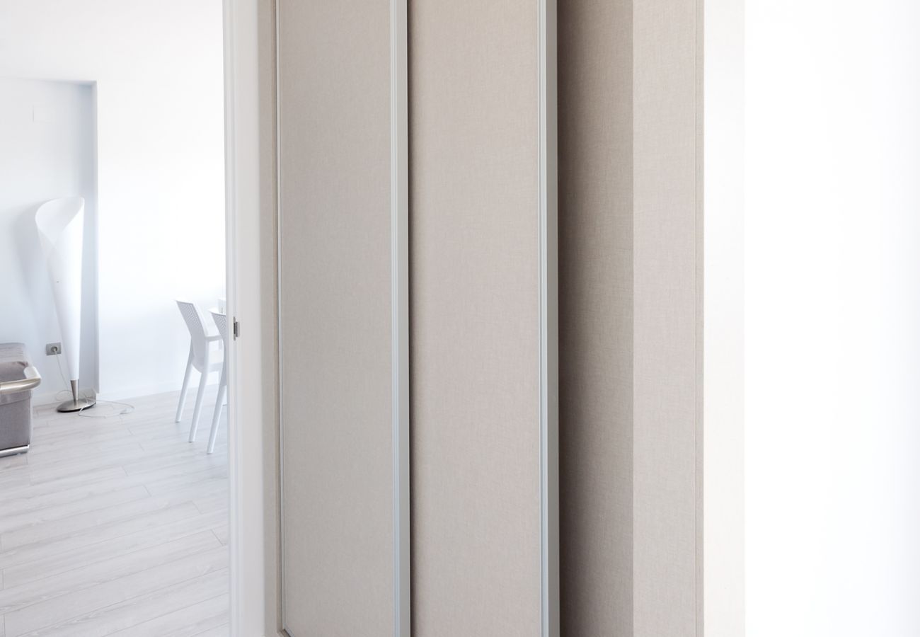 Apartamento en Playa de Gandía - Fabuloso apartamento de playa para unas excelentes vacaciones. Vistas al mar.-ALQUILER SOLO FAMILIAS