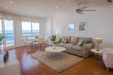 Apartamento en Playa de Gandía - Apartamento con vista al mar ubicado en la playa. Moderna decoración!