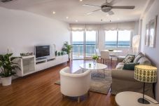 Apartamento en Playa de Gandía - Apartamento con vista al mar ubicado en la playa. Moderna decoración!