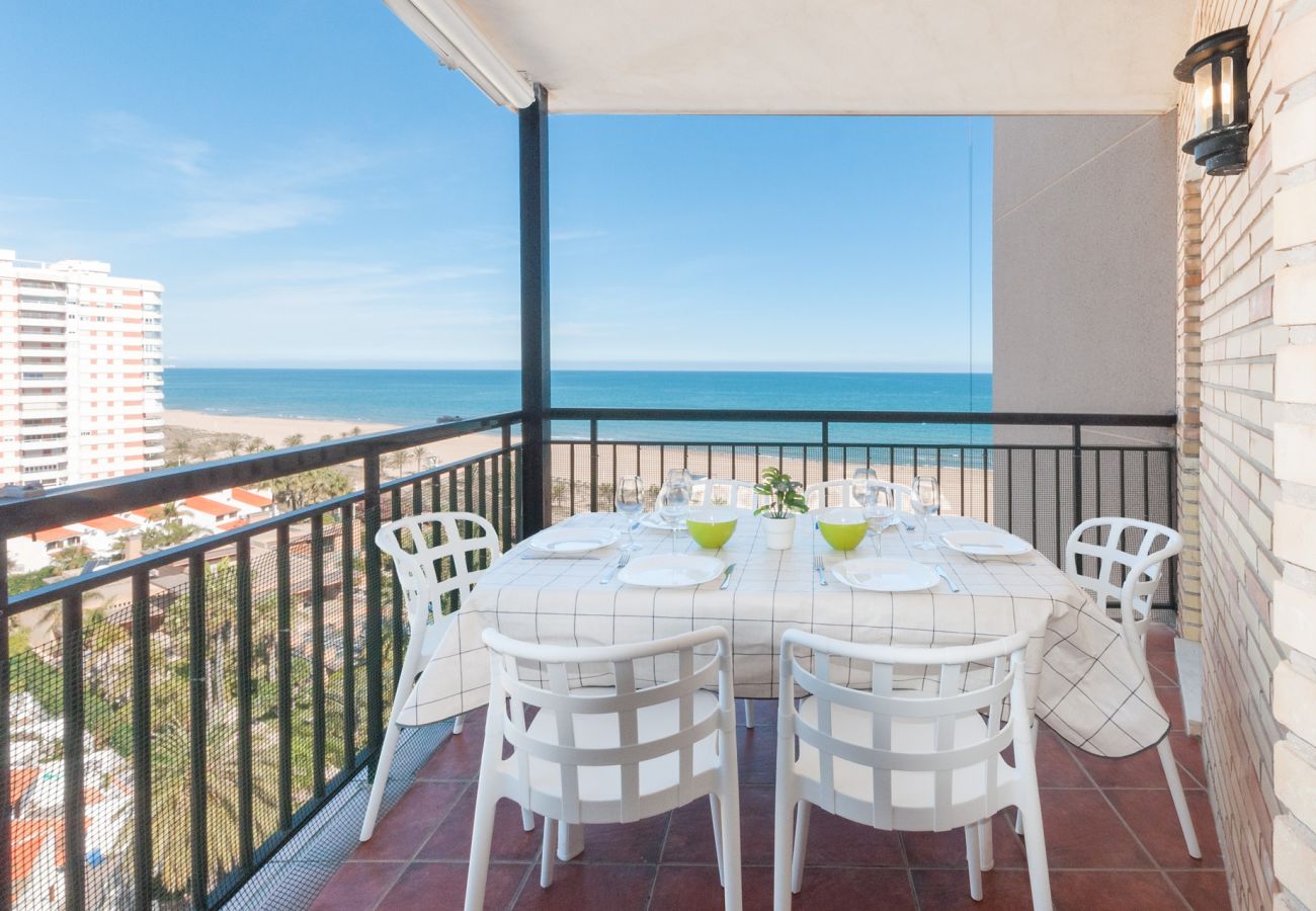 Apartamento en Playa de Gandía - Apartamento con vista al mar ubicado a pasos de la playa. Wifi gratis.-ALQUILER SOLO FAMILIAS