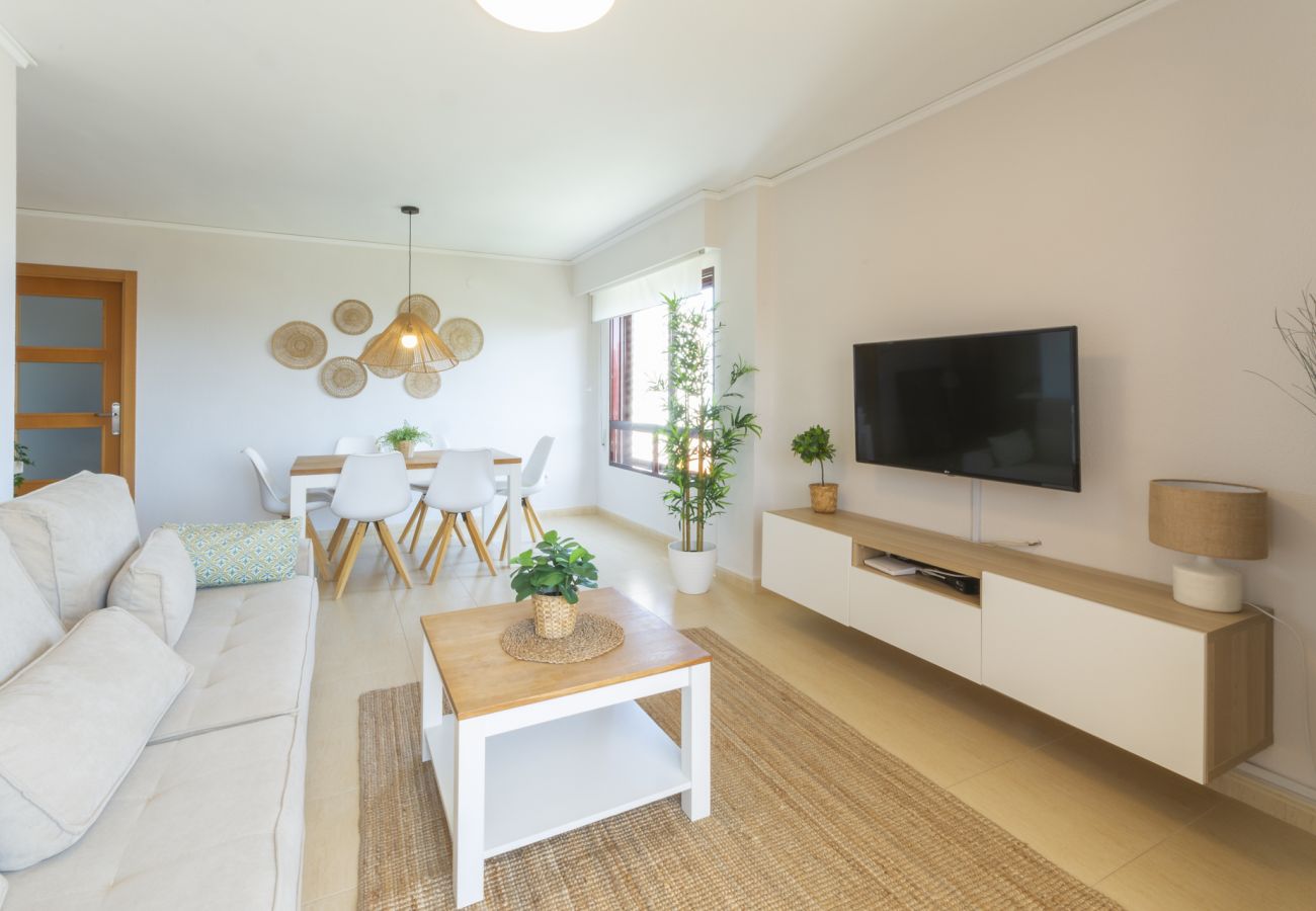 Apartamento en Playa de Gandía - Bonita propiedad de 3 dormitorios. Piscina. TV satelite. Wifi-ALQUILER SOLO FAMILIAS
