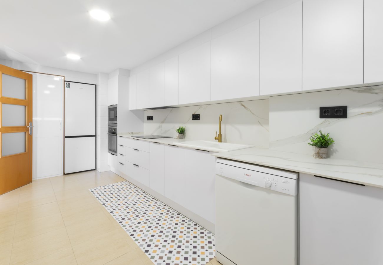 Apartamento en Playa de Gandía - Bonita propiedad de 3 dormitorios. Piscina. TV satelite. Wifi-ALQUILER SOLO FAMILIAS