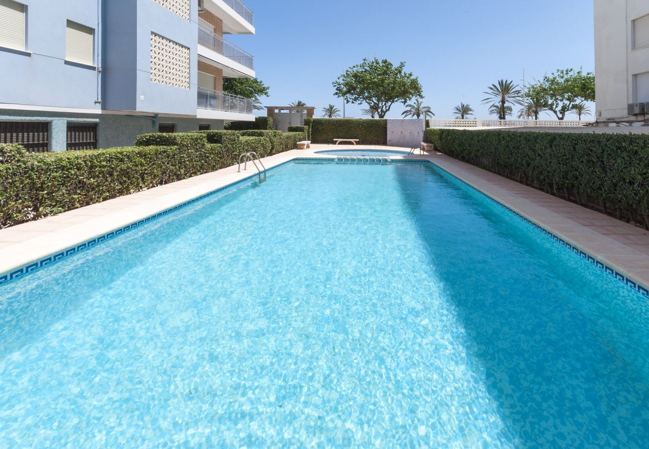 Apartamento en Playa de Gandía - Fabuloso apartamento en 1ª línea de playa. SOLO FAMILIAS