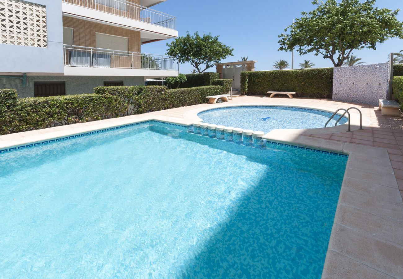 Apartamento en Playa de Gandía - Fabuloso apartamento en 1ª línea de playa. SOLO FAMILIAS