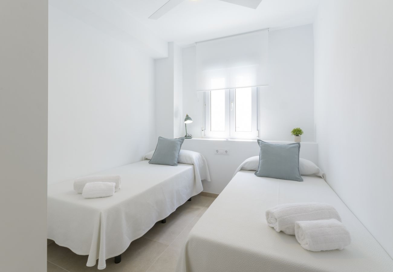 Apartamento en Playa de Gandía - Fabuloso apartamento en 1ª línea de playa. SOLO FAMILIAS