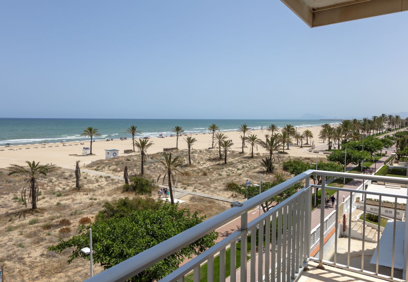 Apartamento en Playa de Gandía - Fabuloso apartamento en 1ª línea de playa. SOLO FAMILIAS