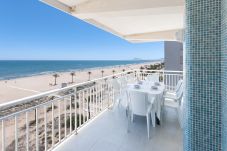 Apartamento en Playa de Gandía - Fabuloso apartamento en 1ª línea de playa. SOLO FAMILIAS