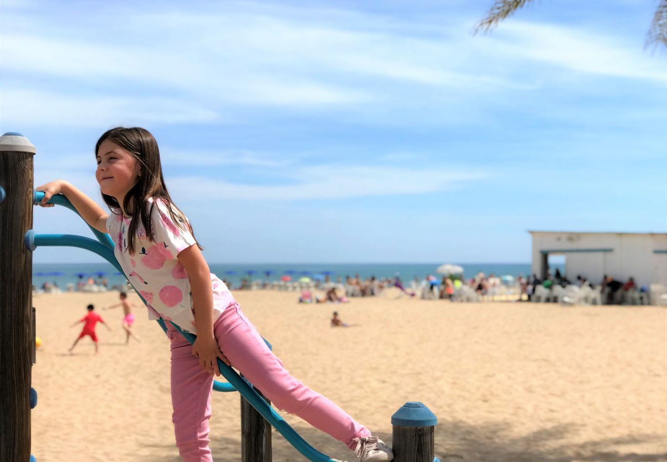 Apartamento en Playa de Gandía - Increíble! Lujoso apartamento frente al mar 27m2 de terraza, wifi FIBRA 150MBS, A/A, Parking-ALQUILER SOLO FAMILIAS