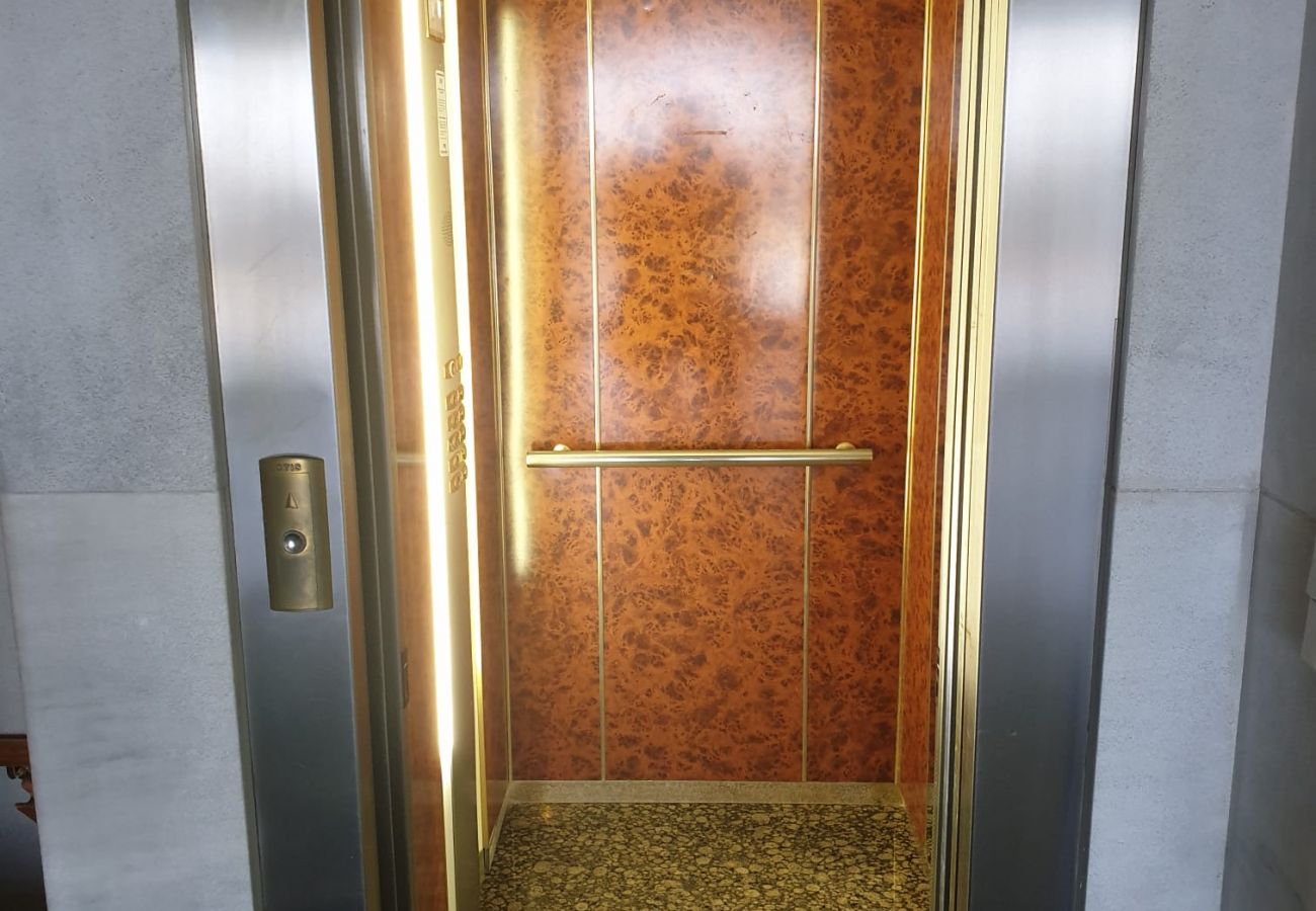 Apartamento en Playa de Gandía - Increíble! Lujoso apartamento frente al mar 27m2 de terraza, wifi FIBRA 150MBS, A/A, Parking-ALQUILER SOLO FAMILIAS