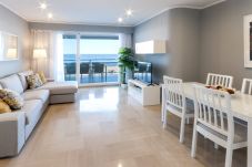 Apartamento en Playa de Gandía - Increíble! Lujoso apartamento frente al mar 27m2 de terraza, wifi FIBRA 150MBS, A/A, Parking-ALQUILER SOLO FAMILIAS