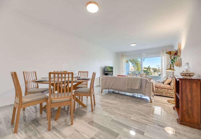 Apartamento en San Pedro de Alcántara - Apartamento de 3 dormitorios a 200 m de la playa Apartamento en San Pedro de Alcántara - Apartamento de 3 dormitorios a 200 m de la playa
