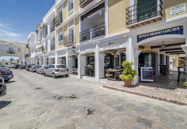 Adosado de 3 dormitorios con terraza en Aloha Pueblo Exterior de casa adosada de 3 dormitorios con terraza en Aloha Pueblo