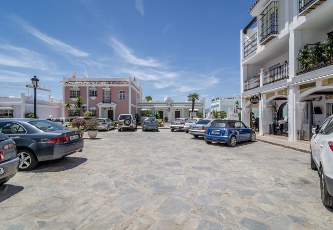 Adosado de 3 dormitorios con terraza en Aloha Pueblo Exterior de casa adosada de 3 dormitorios con terraza en Aloha Pueblo