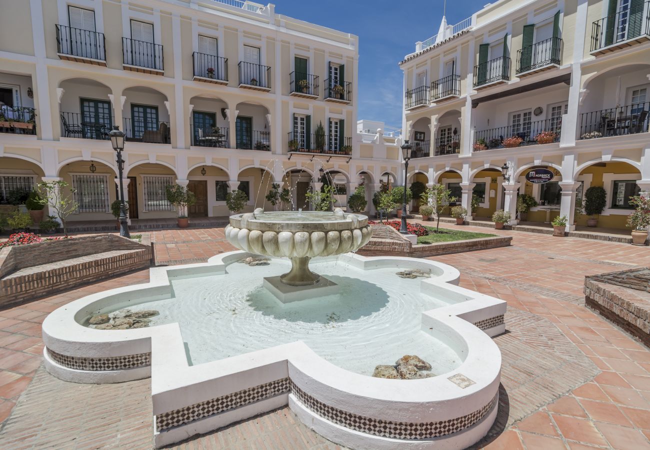 Adosado de 3 dormitorios con terraza en Aloha Pueblo Exterior de casa adosada de 3 dormitorios con terraza en Aloha Pueblo