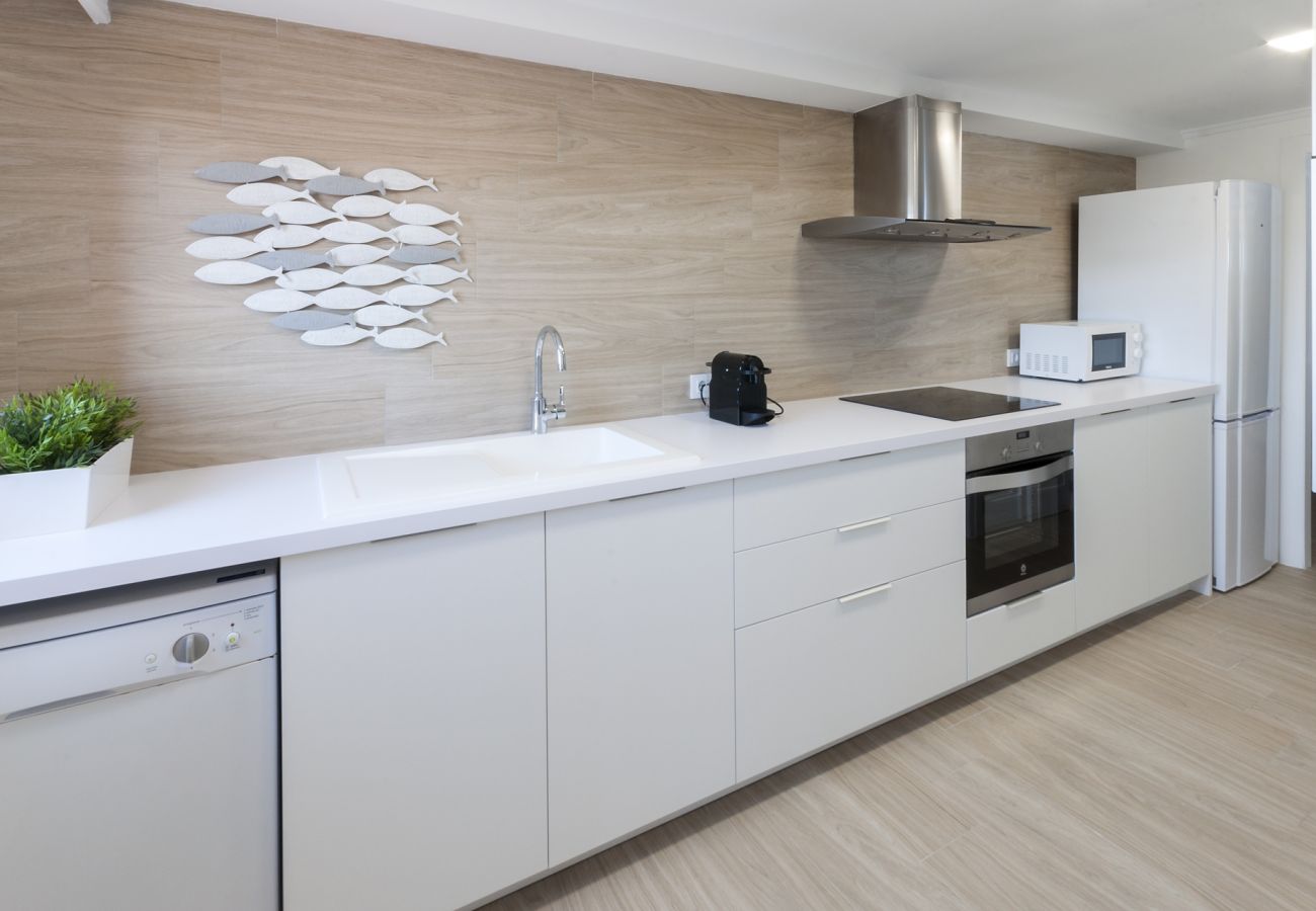 Apartamento en Playa de Gandía - Apartamento frente al mar a pocos pasos de la playa.-ALQUILER SOLO FAMILIAS