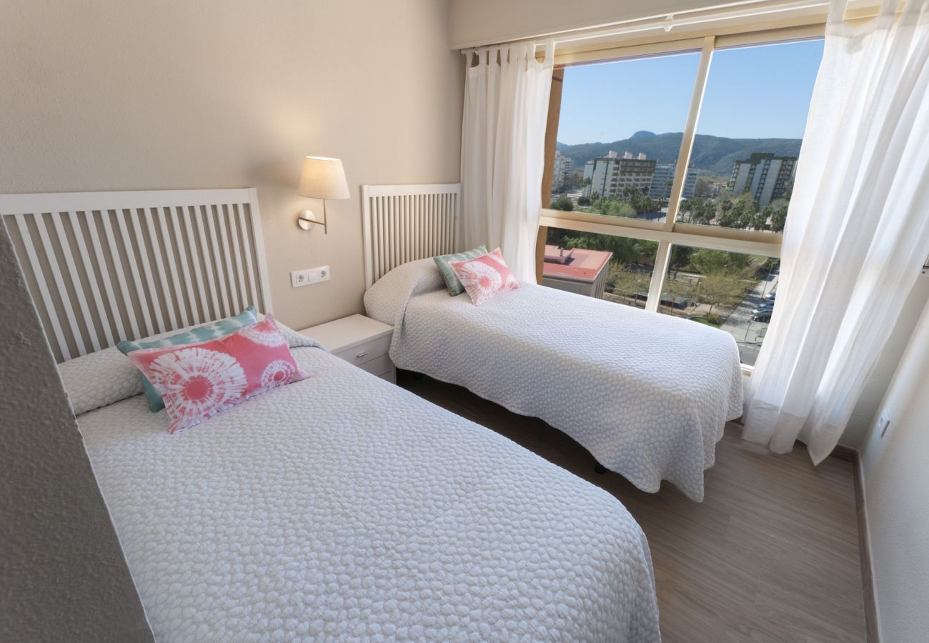 Apartamento en Playa de Gandía - Apartamento frente al mar a pocos pasos de la playa.-ALQUILER SOLO FAMILIAS