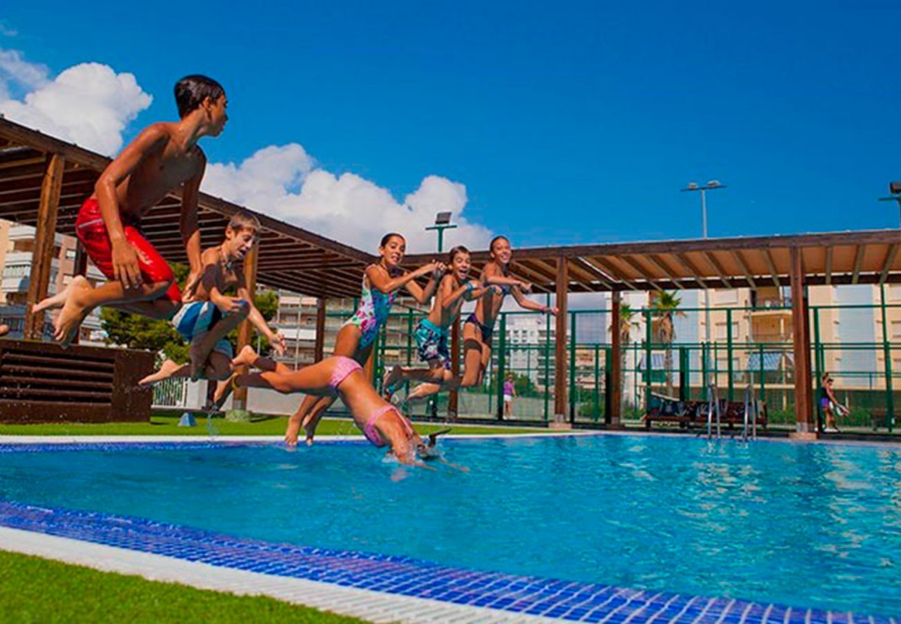 Apartamento en Playa de Gandía - Apartamento frente al mar a pocos pasos de la playa.-ALQUILER SOLO FAMILIAS