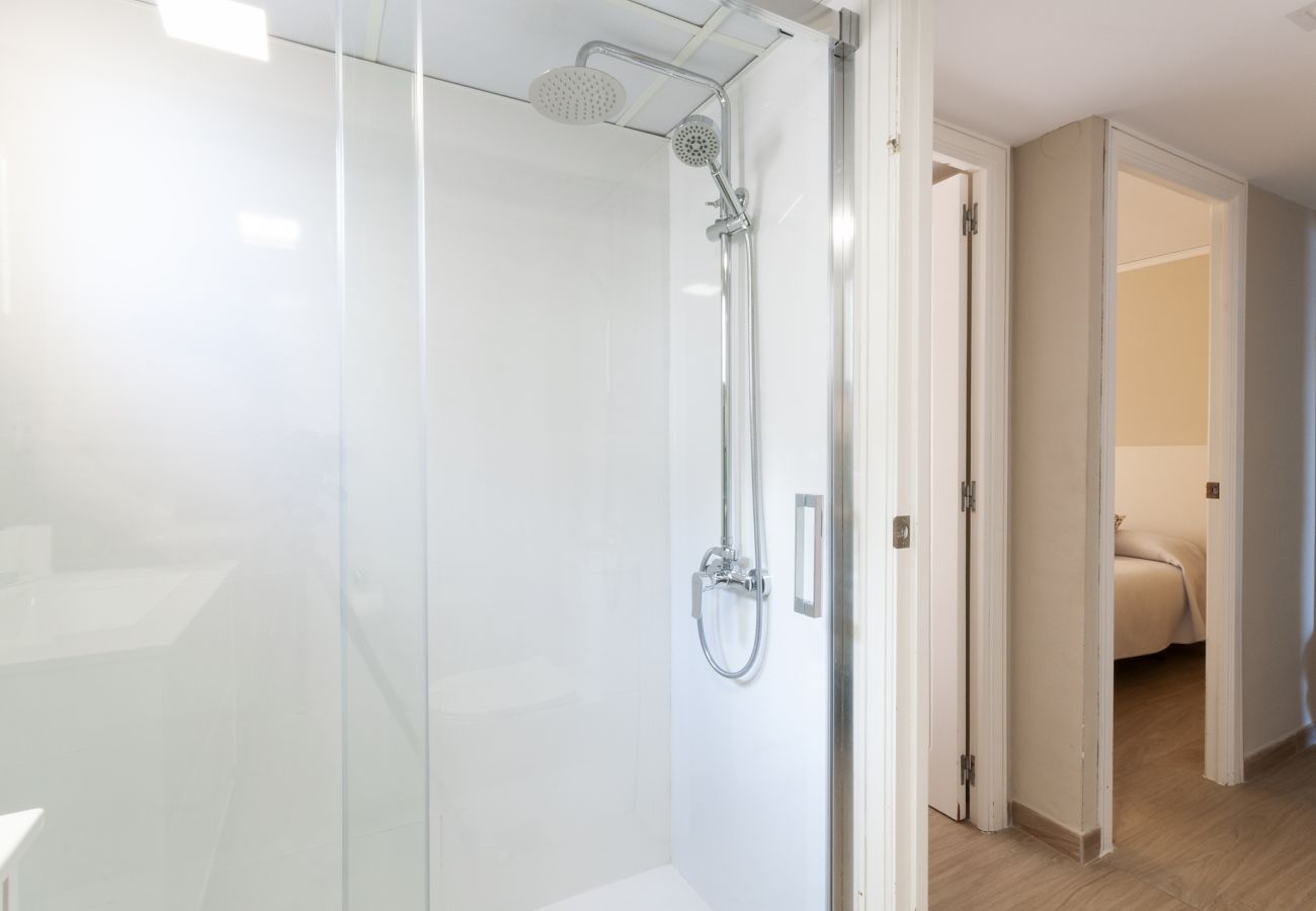 Apartamento en Playa de Gandía - Apartamento frente al mar a pocos pasos de la playa.-ALQUILER SOLO FAMILIAS