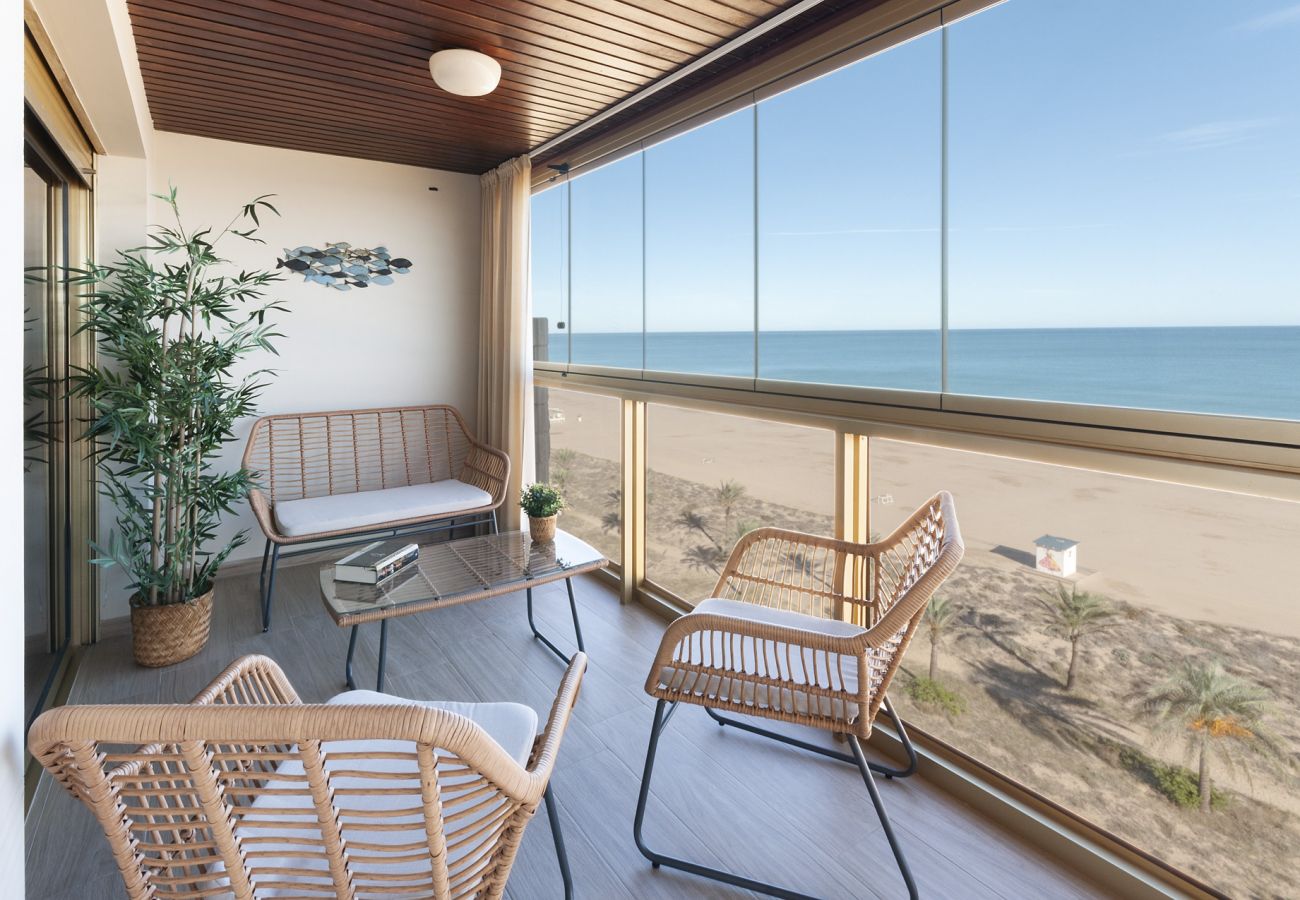 Apartamento en Playa de Gandía - Apartamento frente al mar a pocos pasos de la playa.-ALQUILER SOLO FAMILIAS