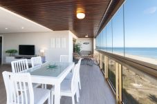 Apartamento en Playa de Gandía - Apartamento frente al mar a pocos pasos de la playa.-ALQUILER SOLO FAMILIAS