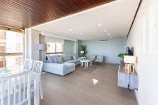 Apartamento en Playa de Gandía - Apartamento frente al mar a pocos pasos de la playa.-ALQUILER SOLO FAMILIAS