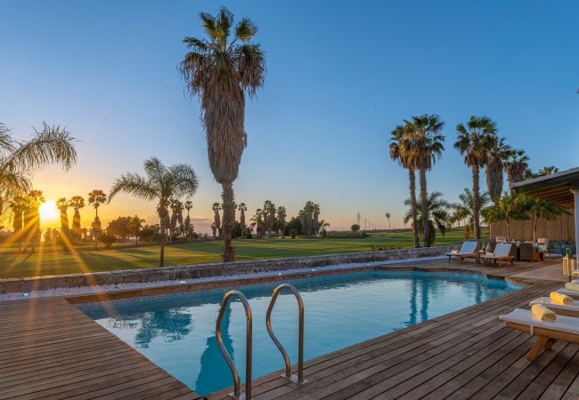 Villa en Adeje - Villa Sunset Golf Retreat