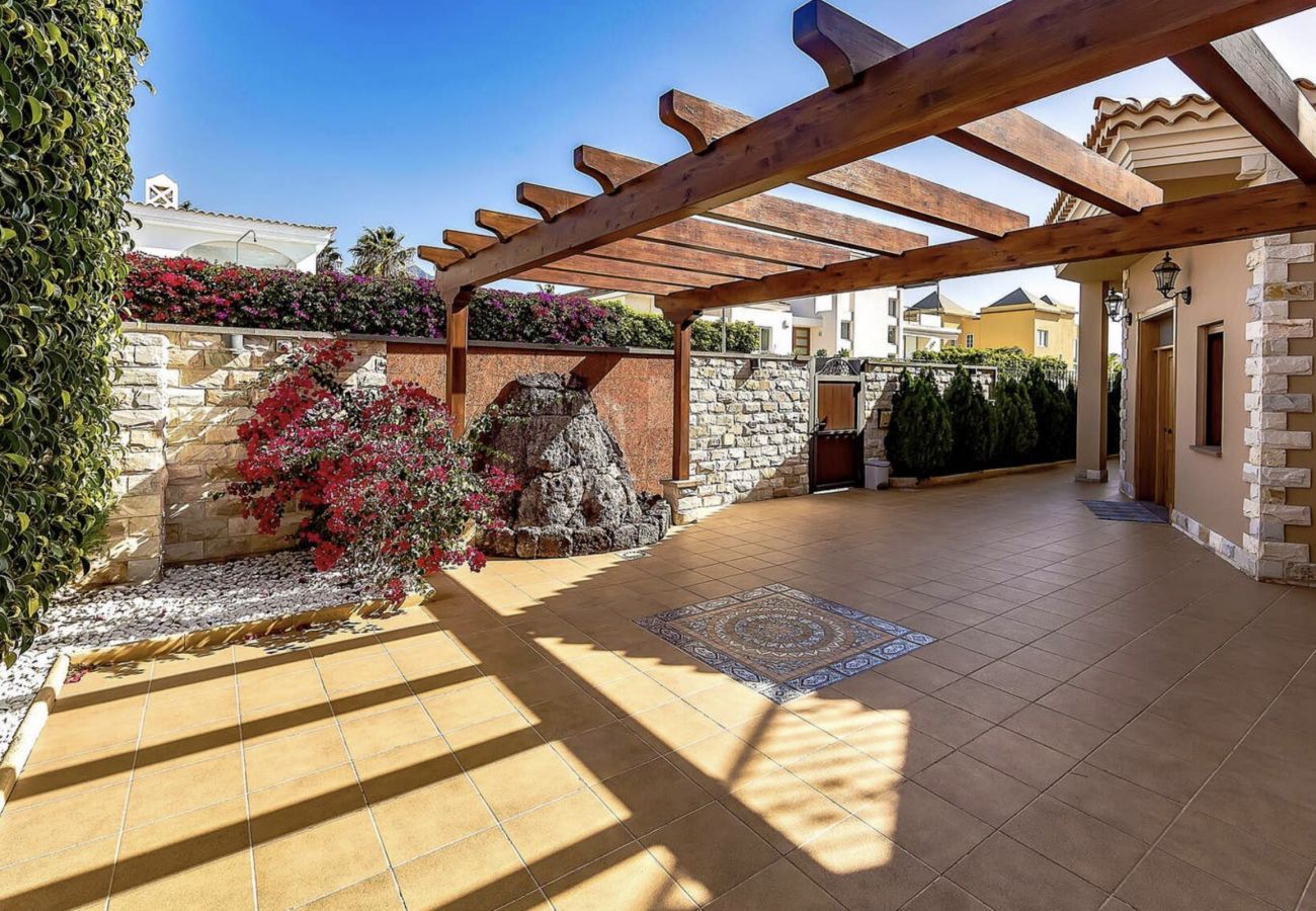 Villa en Adeje - Serenity by the Green