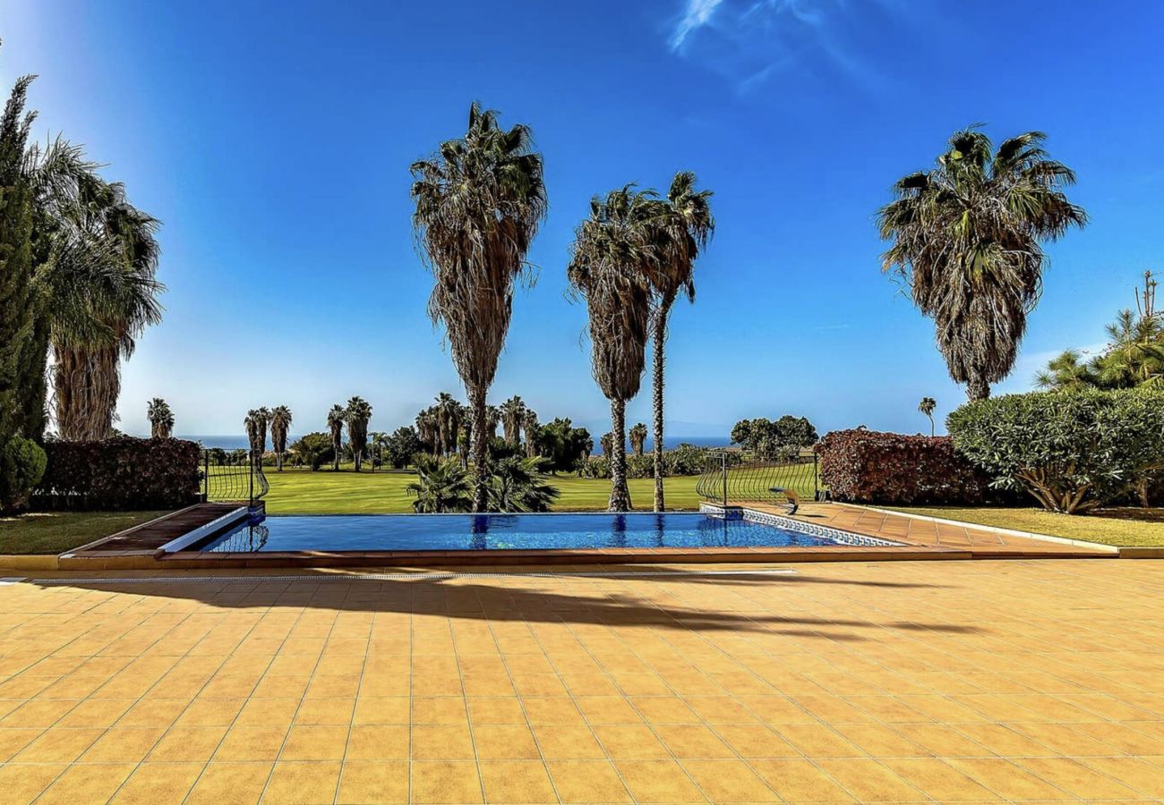 Villa en Adeje - Serenity by the Green