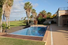 Villa en Adeje - GOLFSIDE HIDEAWAY, INFINITY POOL, BBQ, 5 BDRM  