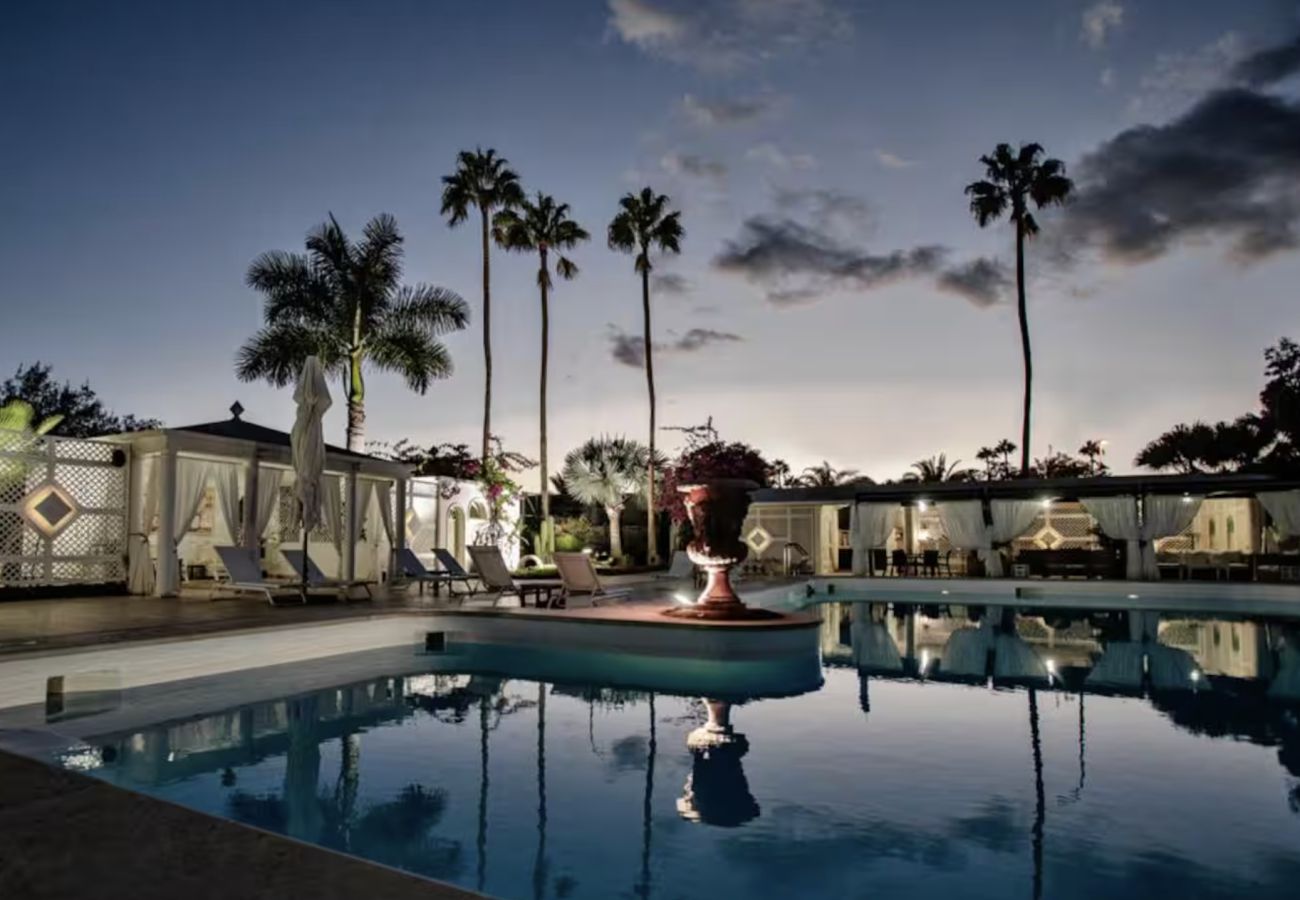 Villa en San Bartolomé de Tirajana - Sunset Luxe Retreat