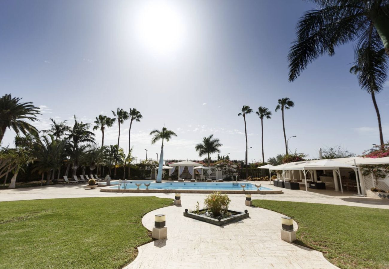 Villa en San Bartolomé de Tirajana - Sunset Luxe Retreat