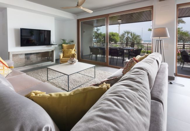 Apartamento en Playa de Gandía - Loft de lujo frontal al mar con 3 habitaciones suites con 190m2, garaje, WIFI alta velocidad: Fibra 300mbs-ALQUILER SOLO FAMILIAS Apartamento en Playa de Gandía - Loft de lujo frontal al mar con 3 habitaciones suites con 190m2, garaje, WIFI alta velocidad: Fibra 300mbs-ALQUILER SOLO FAMILIAS