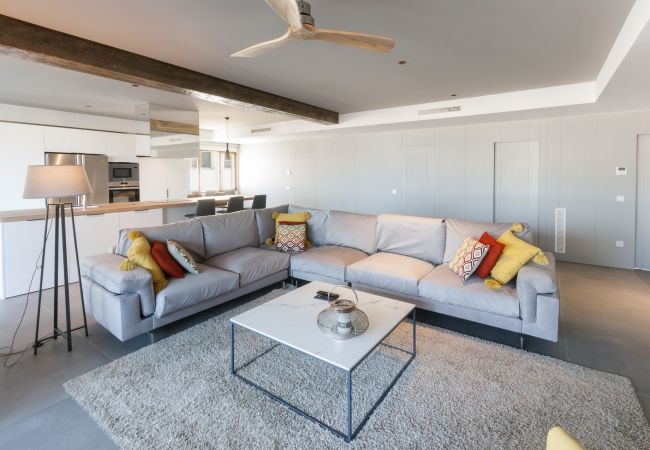 Apartamento en Playa de Gandía - Loft de lujo frontal al mar con 3 habitaciones suites con 190m2, garaje, WIFI alta velocidad: Fibra 300mbs-ALQUILER SOLO FAMILIAS Apartamento en Playa de Gandía - Loft de lujo frontal al mar con 3 habitaciones suites con 190m2, garaje, WIFI alta velocidad: Fibra 300mbs-ALQUILER SOLO FAMILIAS